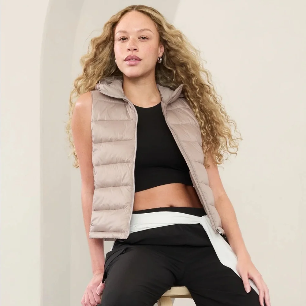 Athleta  Air Puffer Vest ( NWOT) - Picture 3 of 6